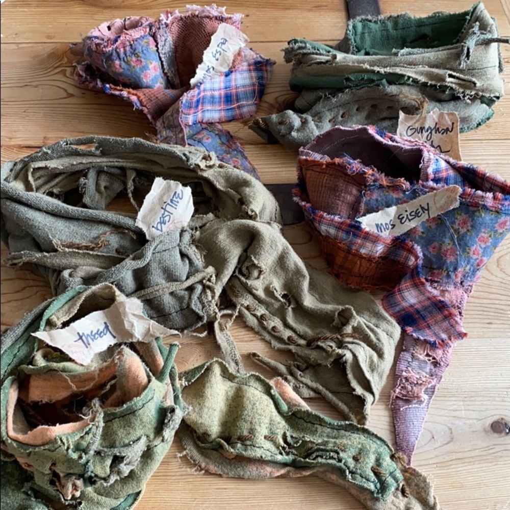 beat up dystopian bandana - Picture 4 of 8